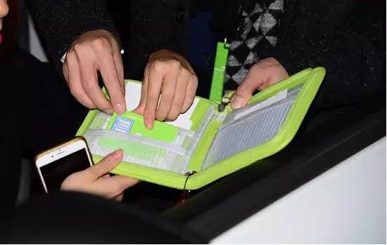 「巴巴掌」什么?共享汽车也来成都了?9.9元就能开走奔驰Smart!