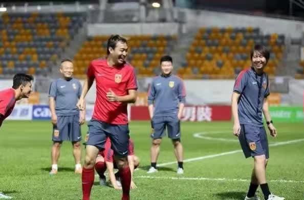 涓存矀瓒崇悆褰㈣薄澶т娇,涓存矀濂冲┛