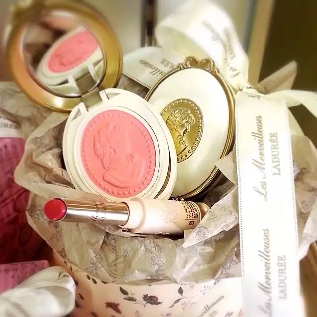 laduree唇釉上市,laduree唇釉开箱