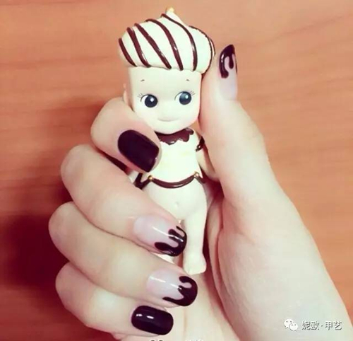 美甲脱落指甲怎么养护,美甲剥落怎么办