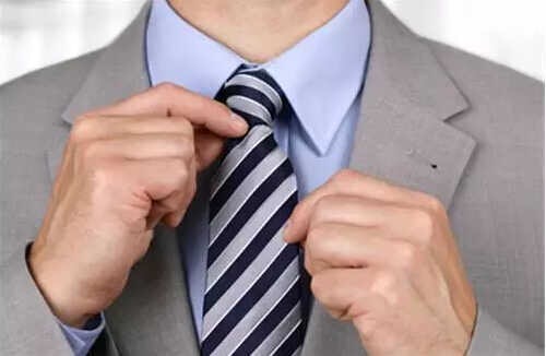 爱马仕领带标志细节,怎么系领带细节