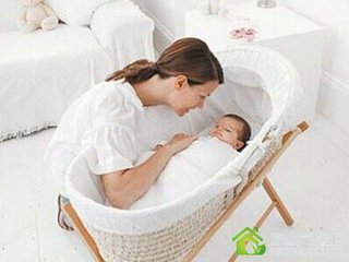 新生宝宝睡觉总是惊到,新生宝宝睡觉总被惊醒