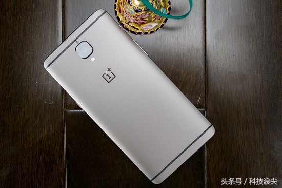 一加手机3t屏幕评测,外媒评测华为手机