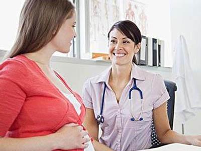 怀孕30天hcg低是怎么回事,怀孕30多天hcg下降70