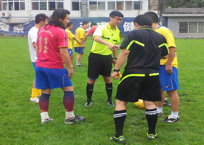 涓氫綑瓒崇悆濡備綍绾︾悆,涓浗瓒崇悆绾︾悆