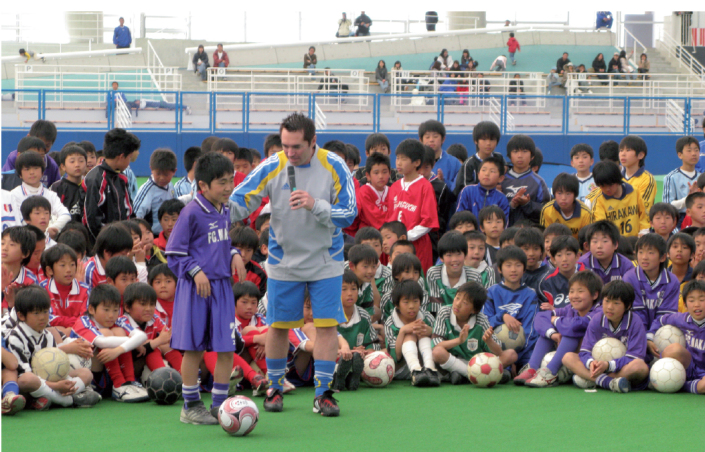 汤姆拜尔足球战术,汤姆拜尔足球凌空球