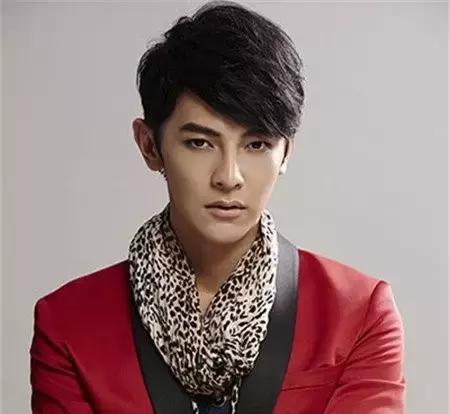 它帮你集齐快消品牌，一伙打折让你365天穿衣不重样