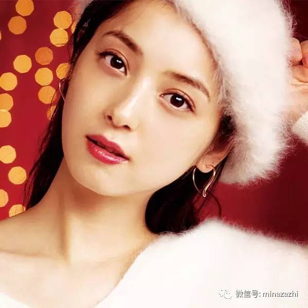 杨幂冬款lv羽绒服,杨幂冬日宽松毛衣