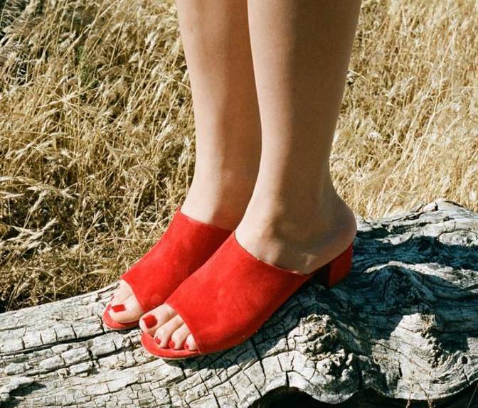 潮范十足的休闲鞋出行时尚两不误,盘点五款适合日常穿搭的时尚潮鞋