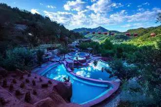 周末去温泉山庄度假,周末去泡汤