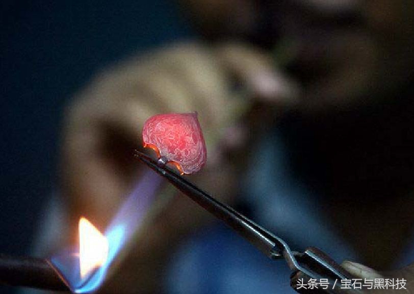 炼金术士芯片,炼金术提炼出来的黄金可以卖么