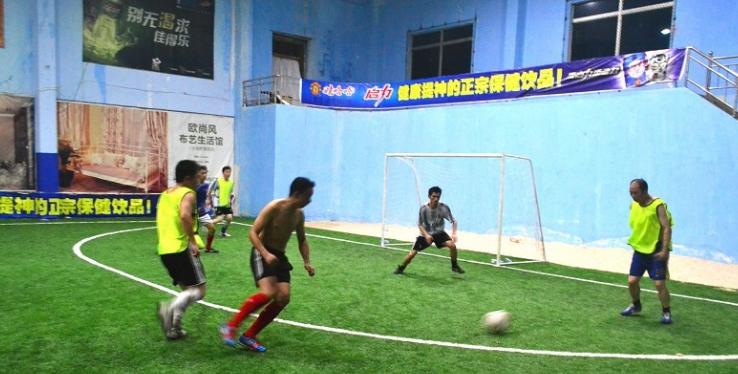 教你五步踢好球,五个足球技巧