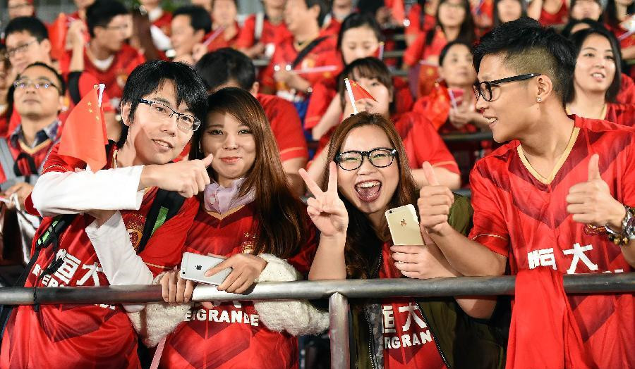 中超球迷最震撼的视频,中超最感人球迷