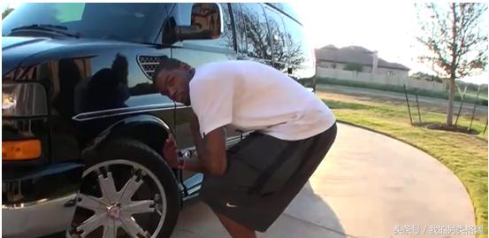 看nba的大佬们,看nba的豪车