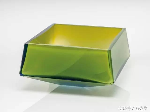 pantone公布2018年流行色彩预测,pantone公布的2019年度色彩是