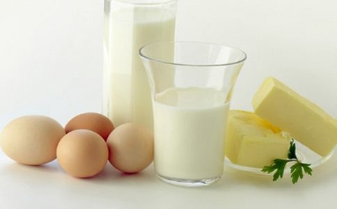 更年期怎么保养自己，犹如不老女神赵雅芝不老男神钟汉良