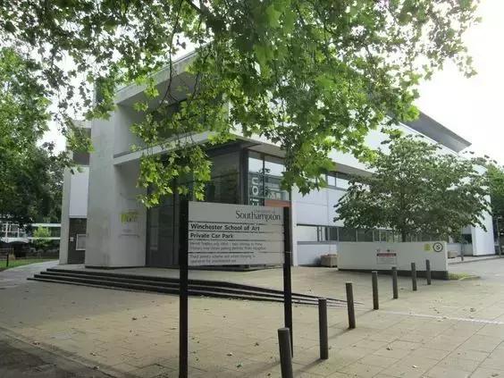 南安普顿时尚管理怎么样？去过的学姐这么说！