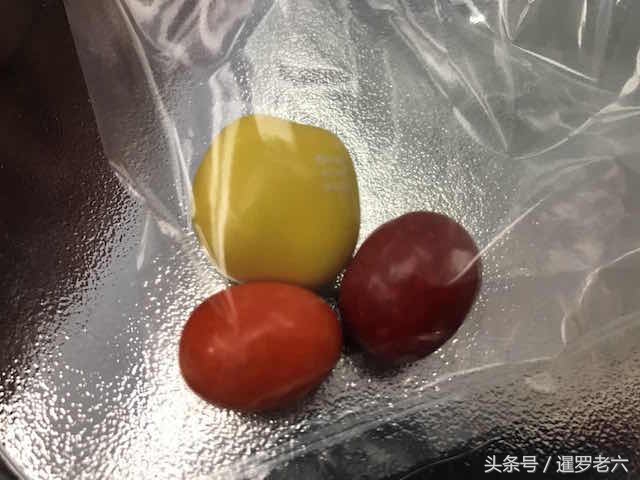 曼谷商场里的“MM豆投币贩卖机”，10泰铢咋才给3个豆？