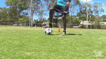 10种适用于足球爱好者的实用带球练习，赶快练起来吧！