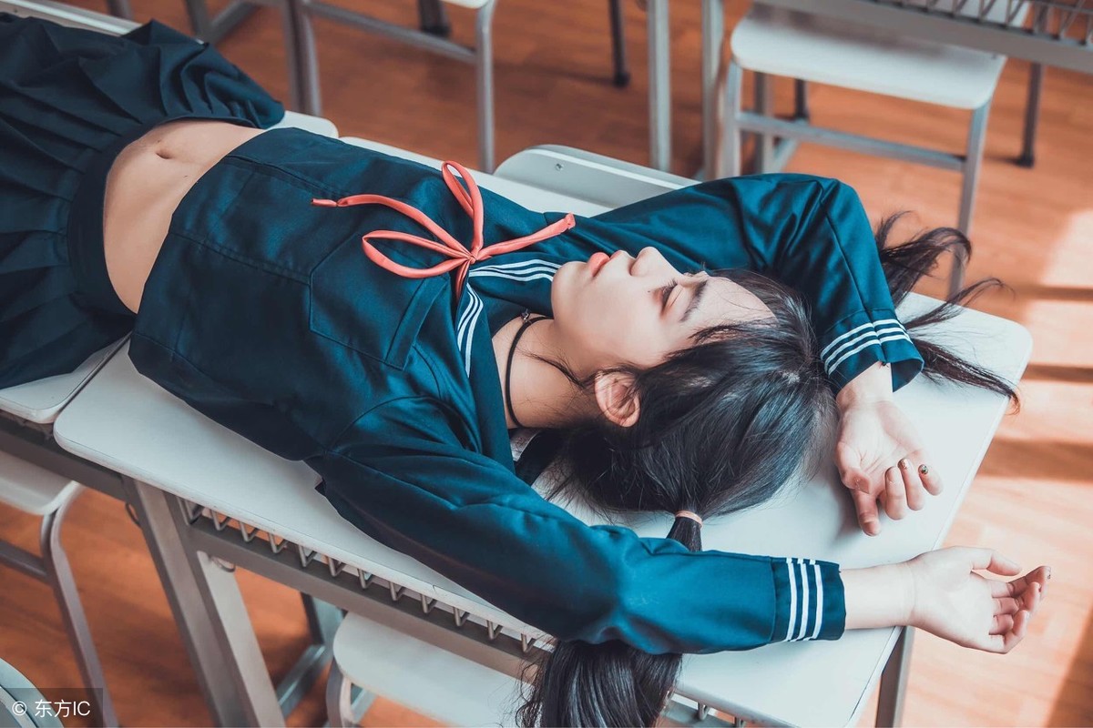 重生回九十年代做生意的小说,小伙穿越回到1983的小说