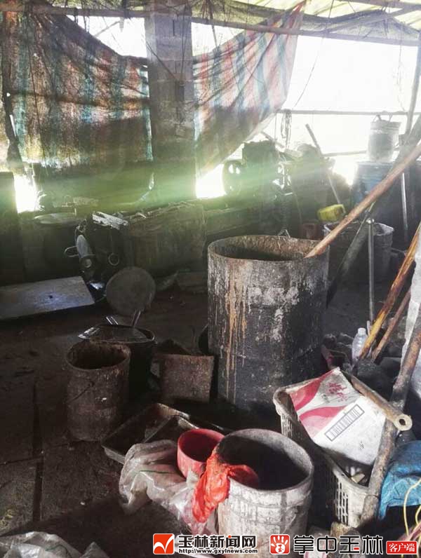 成均炼油黑作坊已被勒令停业所炼猪油未发现用在食品行业