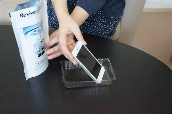 手机进水黑屏修复方法,手机进水无法开机一般修多少钱