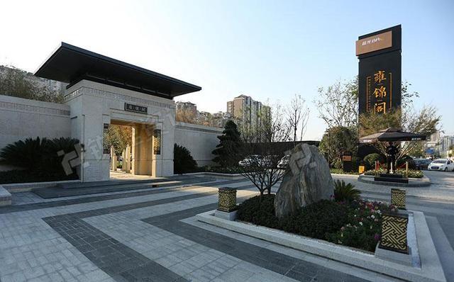 一年内连推三大高端产品谁才是蓝光转型的“关键先森”?