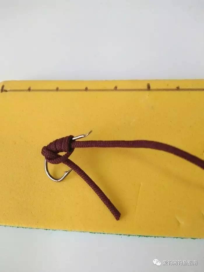怎么利用蝴蝶夹绑鱼钩视频,用橡皮绑鱼钩教学视频