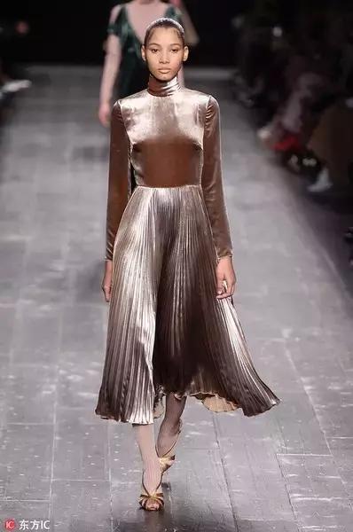 最烂大街的时尚单品,史上最丑时尚单品