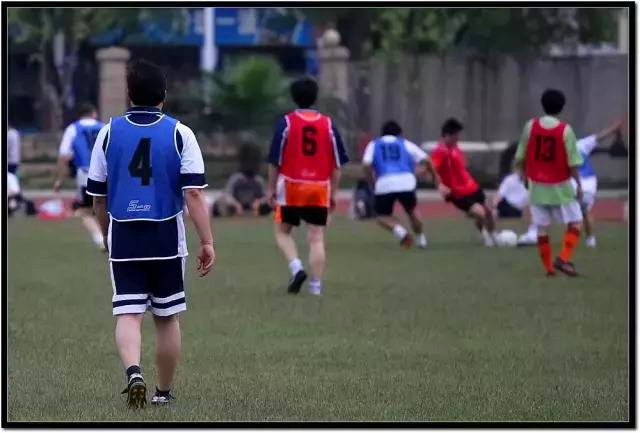 有一个特别爱踢球的男朋友,如果你男朋友喜欢踢足球