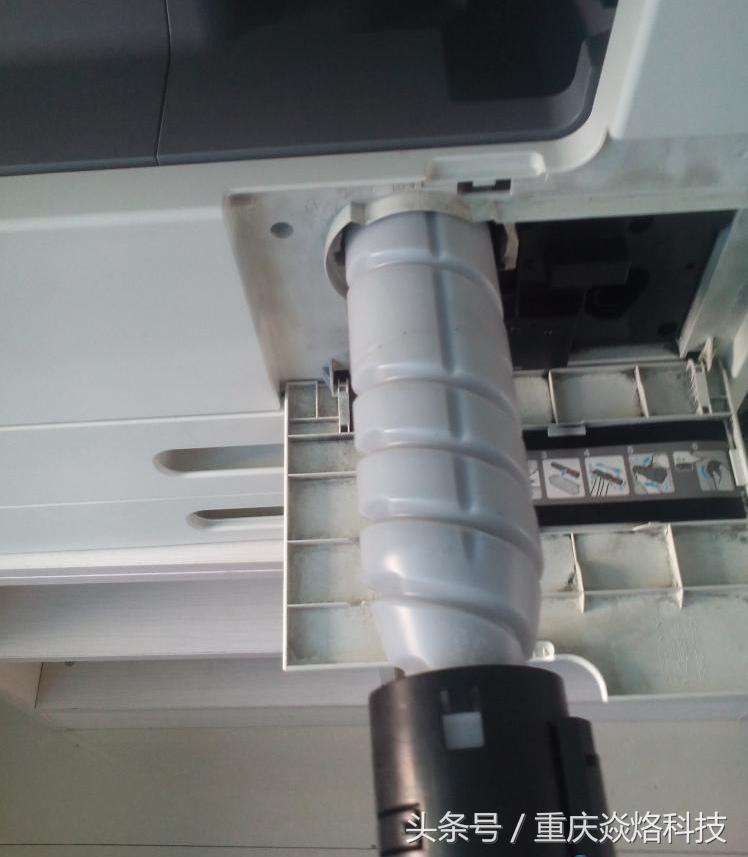 震旦复印机ad239怎么复印,震旦239复印机换载体图解