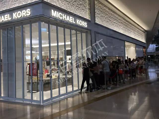 墨市BoxingDay现场:蔻驰5折!兰蔻YSL7折