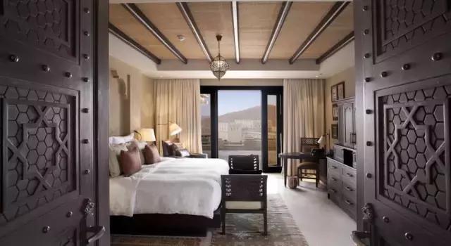 迪拜王子开车去沙漠越野,沙漠越野迪拜沙漠汽车赛