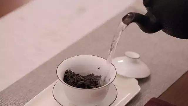 学会这几招，你也能挑选一把称心如意的铁壶