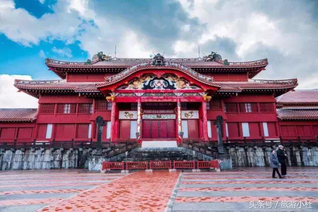 鐞夌悆涔嬭摑鎭嬫垬鍐茬怀,鎭嬫垬鍐茬怀铚滄湀涔嬫梾