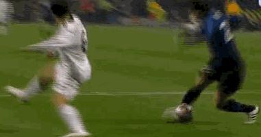 c罗搞笑名场面打裁判,c罗爆笑进球