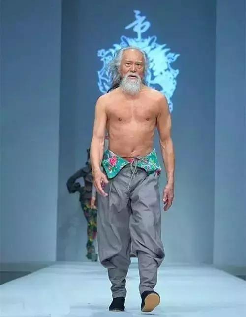 为什么要替吴秀波打抱不平,吴秀波道歉