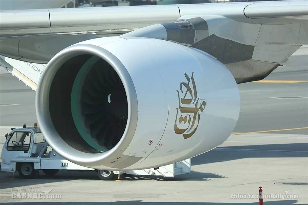 阿联酋航空a380上海,阿联酋航空a380空姐关舱门