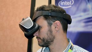 联想VR头盔体验：佩戴舒适度很棒