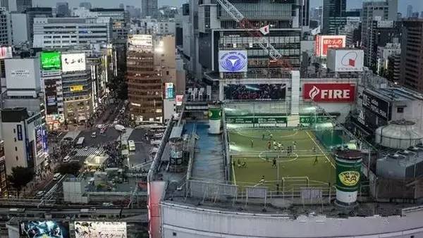 世界上最奇葩的足球场,世界最奇葩的足球场