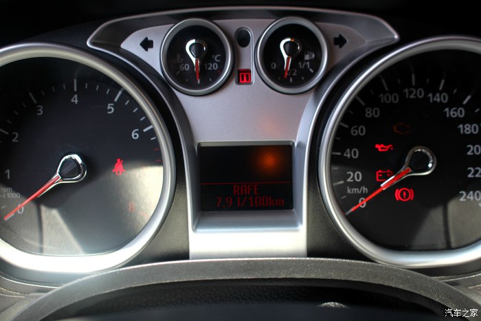 福克斯1.8l手动驾驶体验,经典福克斯1.8用车感受