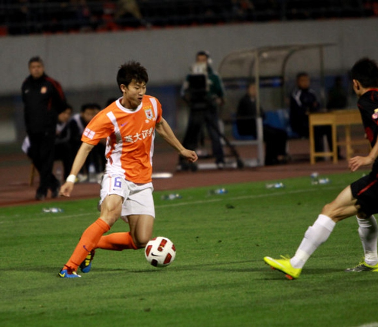 鲁能球衣正版球衣,鲁能新赛季球衣