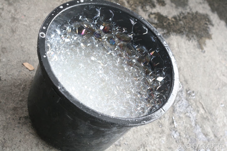 如何给汽车抛光教程,如何给汽车抛光打蜡