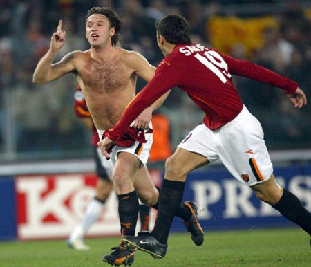 足坛十大经典庆祝动作,足坛十大惊人庆祝动作