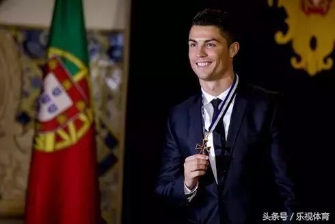 世界足球先生c罗身价,世界足球先生c罗2016年