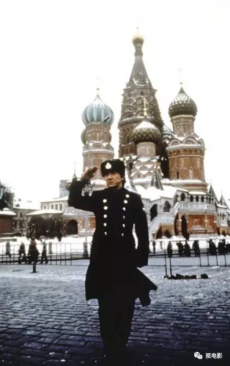 功夫瑜伽成龙和蛇,功夫瑜伽成龙带着狮子飙车