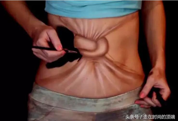 哇！化妆术“擦”掉身体，将腰打结了？