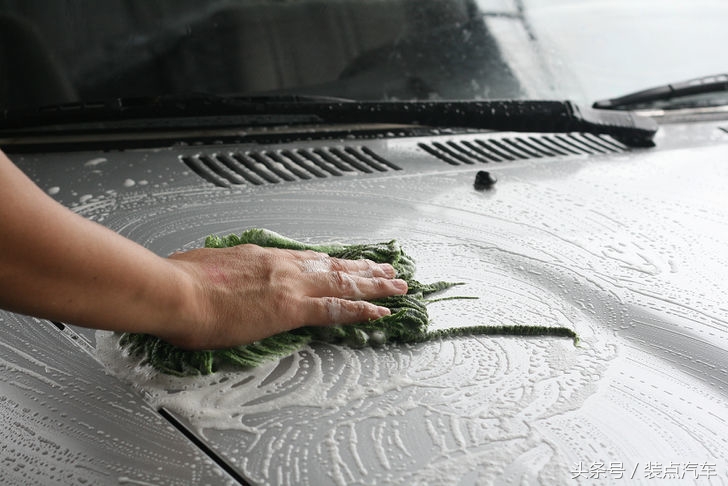如何给汽车抛光教程,如何给汽车抛光打蜡