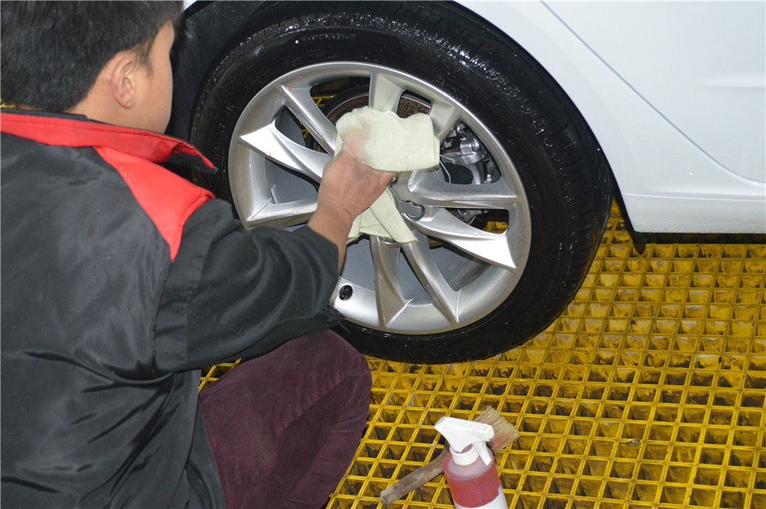 新年给爱车穿一层新衣,潇洒车镀晶体保护爱车