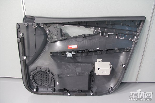 2019逍客发动机舱拆解教程,日产逍客底盘拆解1.3t视频